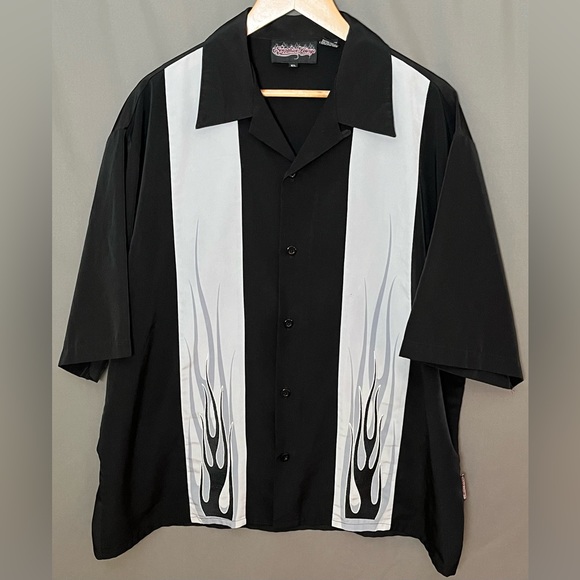 sapphire lounge Other - Sapphire Lounge VNTG Men's XL Grey Black Flames Shortsleeve Button Down